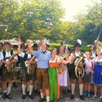 Nur bei schönem Wetter: Grillfest mit Musik in Farchach