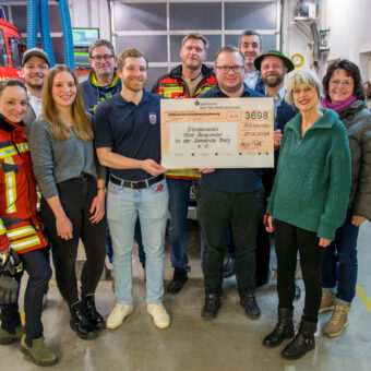 Ja, ist denn heut schon Weihnachten? Ja! Spendenübergabe an FFRGBev